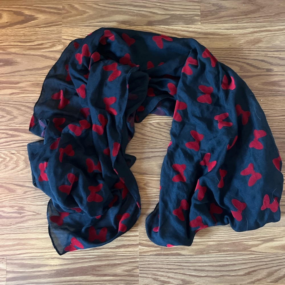 Black and red Minnie Mouse Disney Bow scarf